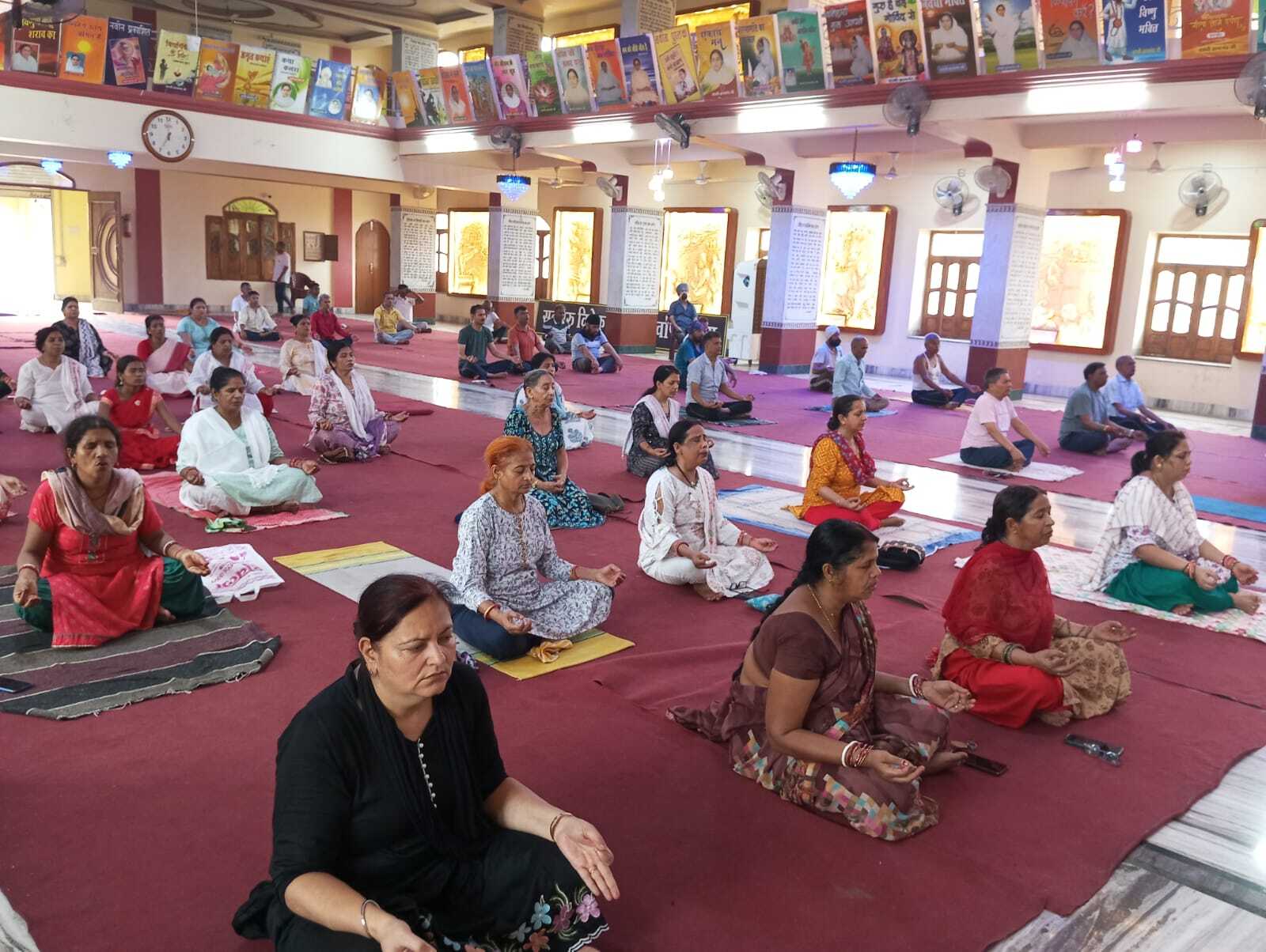 Giridih News :पतंजलि परिवार का युवा योग महोत्सव शुरू
