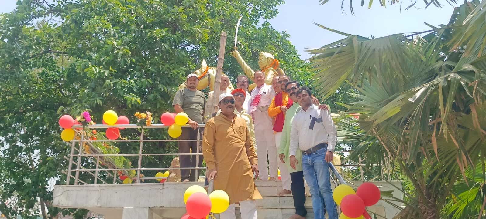आतंकी हमले के विरोध में काला बिल्ला लगा भाजपाइयों ने निकाला पैदल मार्च
