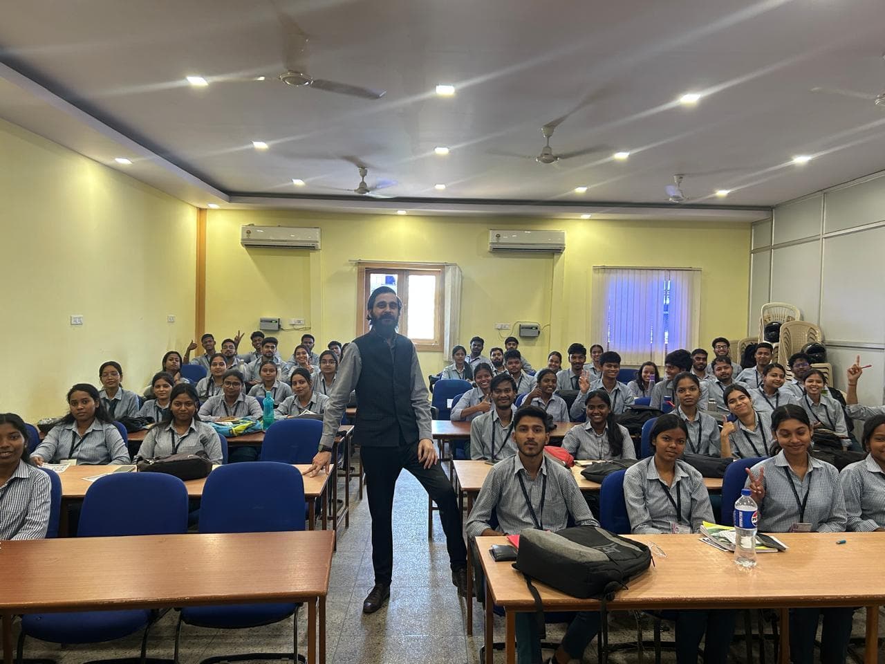 Education News : कार्यशाला में विद्यार्थियों को दी कई जानकारी