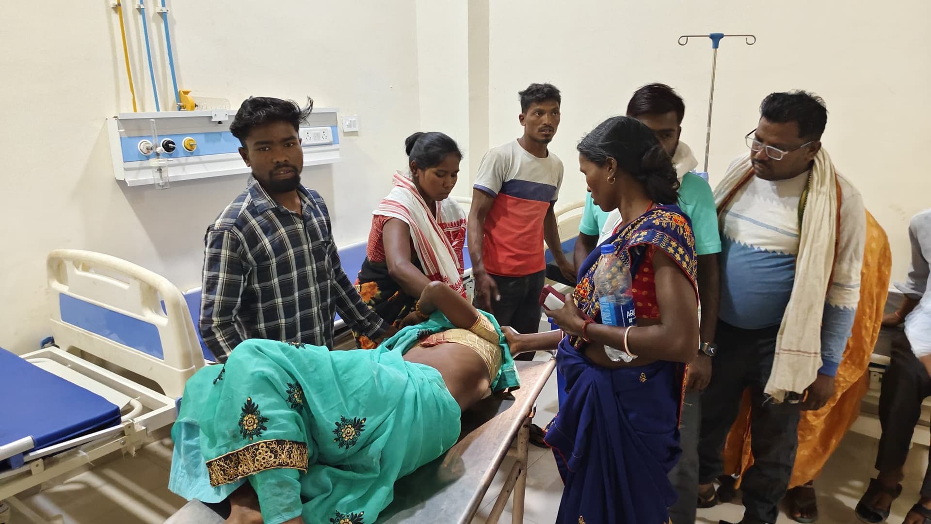 Giridih News: पिकअप वैन व बाइक में टक्कर, दंपती घायल