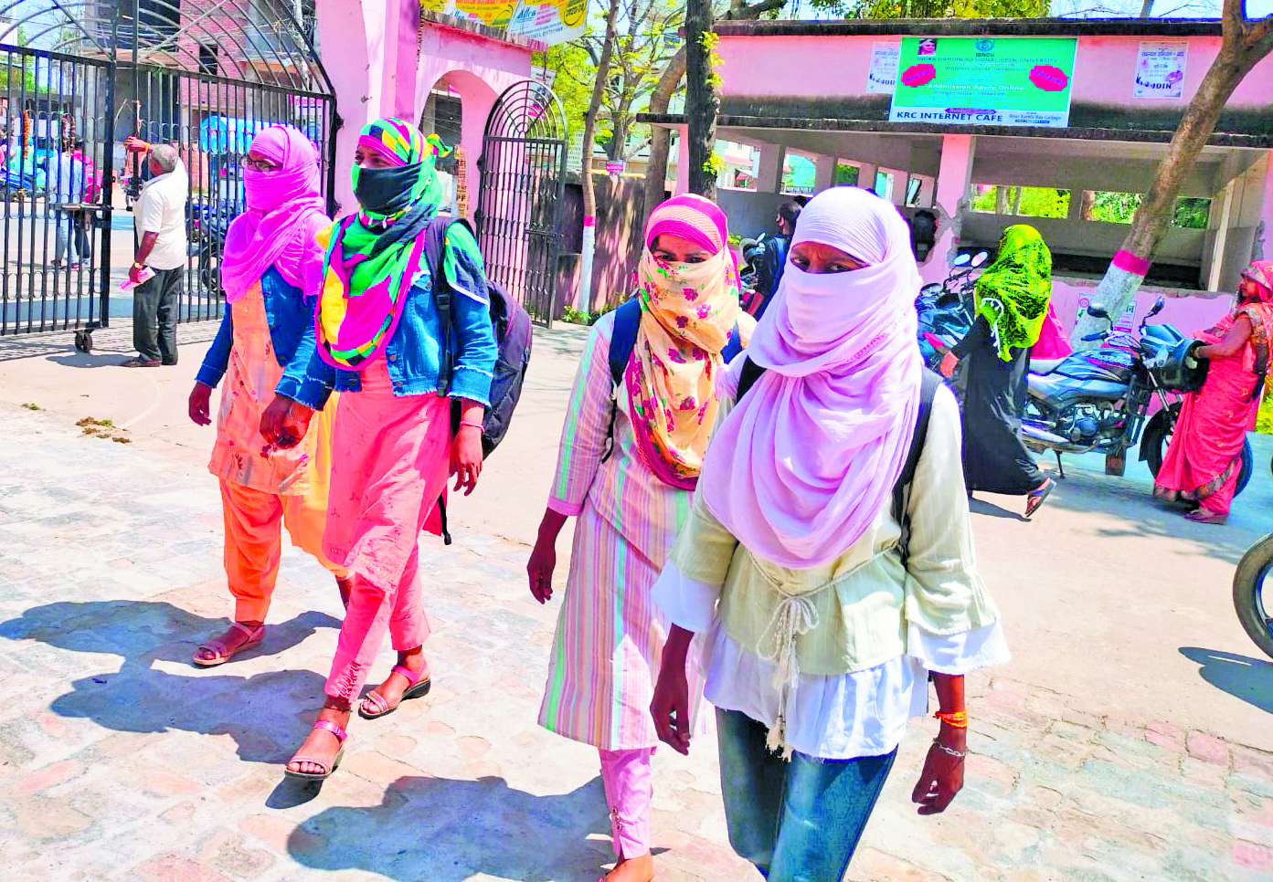 Gopalganj News : 43.2 डिग्री पर पहुंचा जिले का तापमान, सीजन का सबसे गर्म दिन रहा शुक्रवार