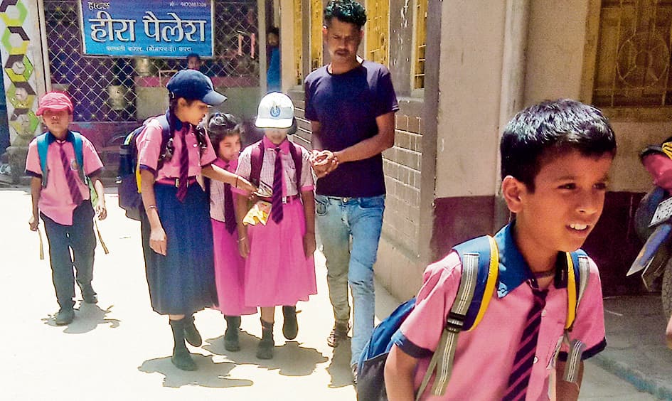 Chapra News : तेज धूप व लू के चलते जनजीवन प्रभावित