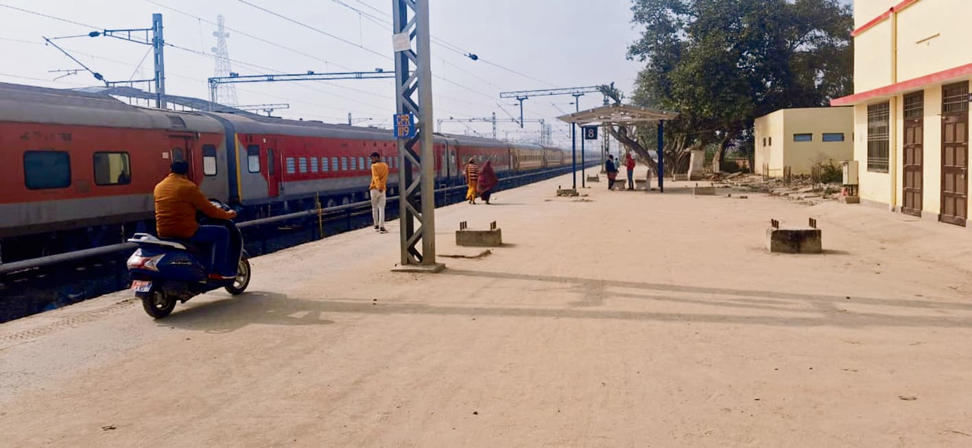 Saran News : छपरा जंक्शन के सेकंड इंट्री के निर्माण कार्य ने पकड़ी रफ्तार