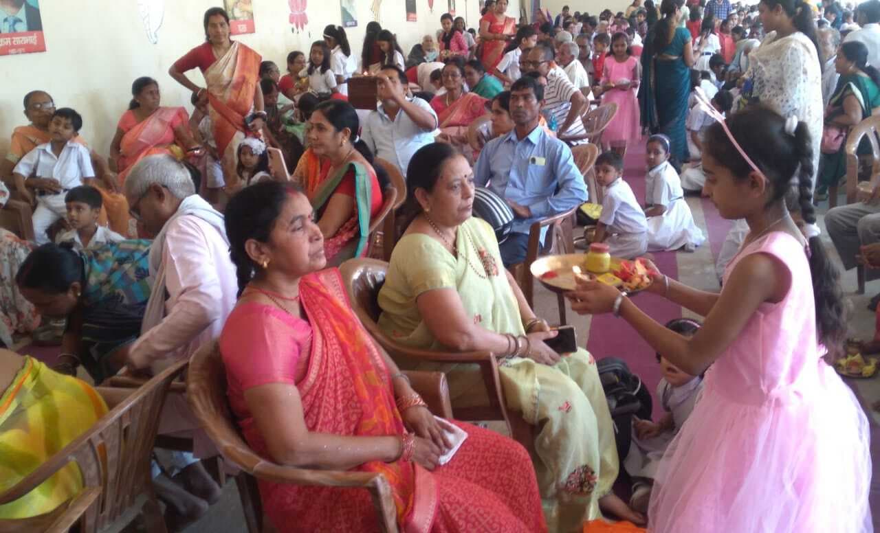Giridih News: दादा-दादी, नाना-नानी सम्मान समारोह का आयोजन