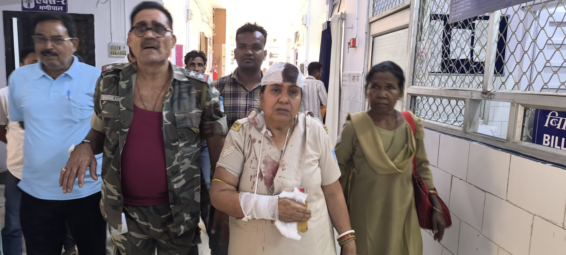 Giridih News: सीओ को छुड़ाने गयी पुलिस से झड़प, पथराव, लाठीचार्ज, बीडीओ, थानेदार समेत 12 से अधिक घायल