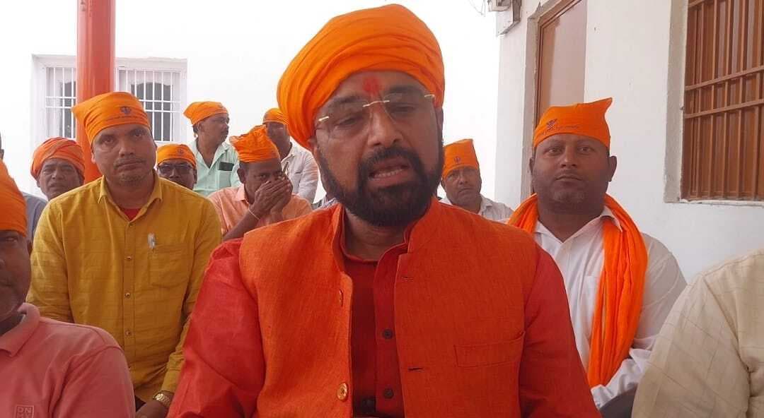 hajipur news. तिरहुत तटबंध पर 1.25 किलोमीटर दायरे में जल्द बनेगी पक्की सड़क : विधायक