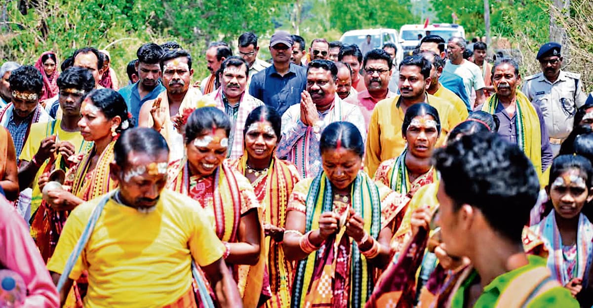 Sambalpur News : बामड़ा के दुबकू गांव के जस्टिनपाड़ा में पहली बार पहुंची बिजली
