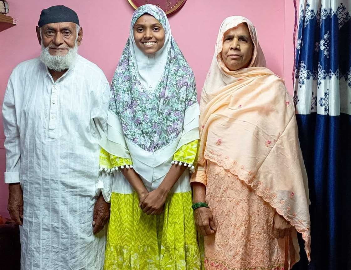 सारिया नाज बनी चिल्ड्रेन ऑफ न्यू डॉन स्कूल की टॉपर