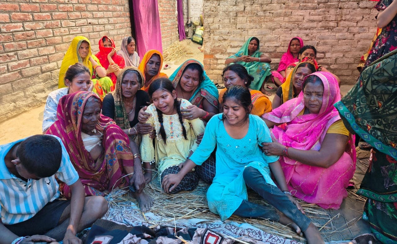 Bihar News: गोपालगंज में लोहे के गेट में उतरा करंट, दरवाजा खोलते ही 2 महिलाओं की दर्दनाक मौत