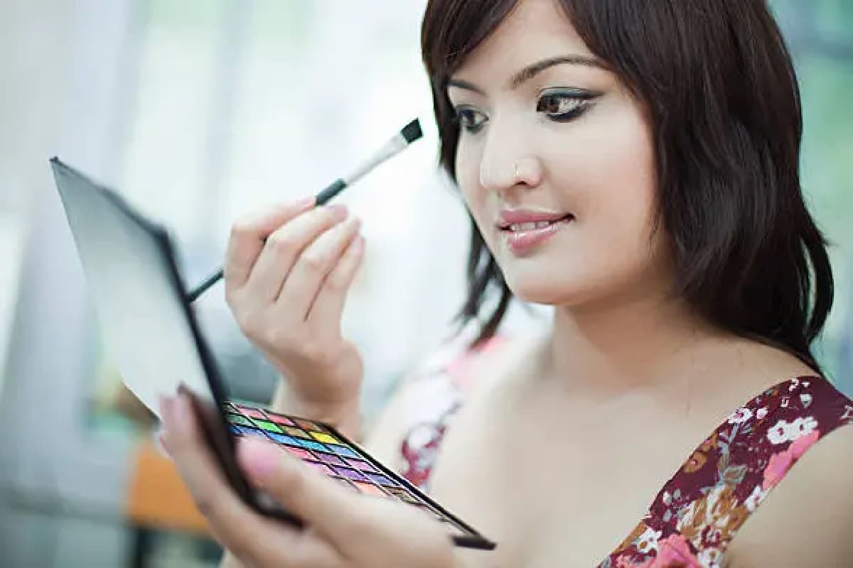 Beauty tips & tricks : खत्म हो गया है ब्यूटी प्रोडक्ट, स्मार्टनेस से दूर करं उसकी कमी