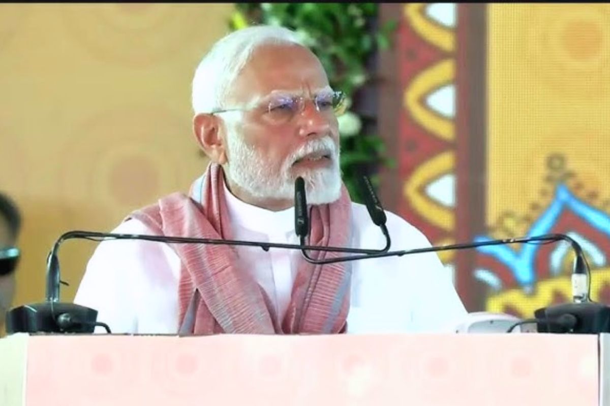 मधुबनी में PM Modi ने मंच से की सीएम नीतीश की तारीफ, विकास कार्यों को भी गिनाया