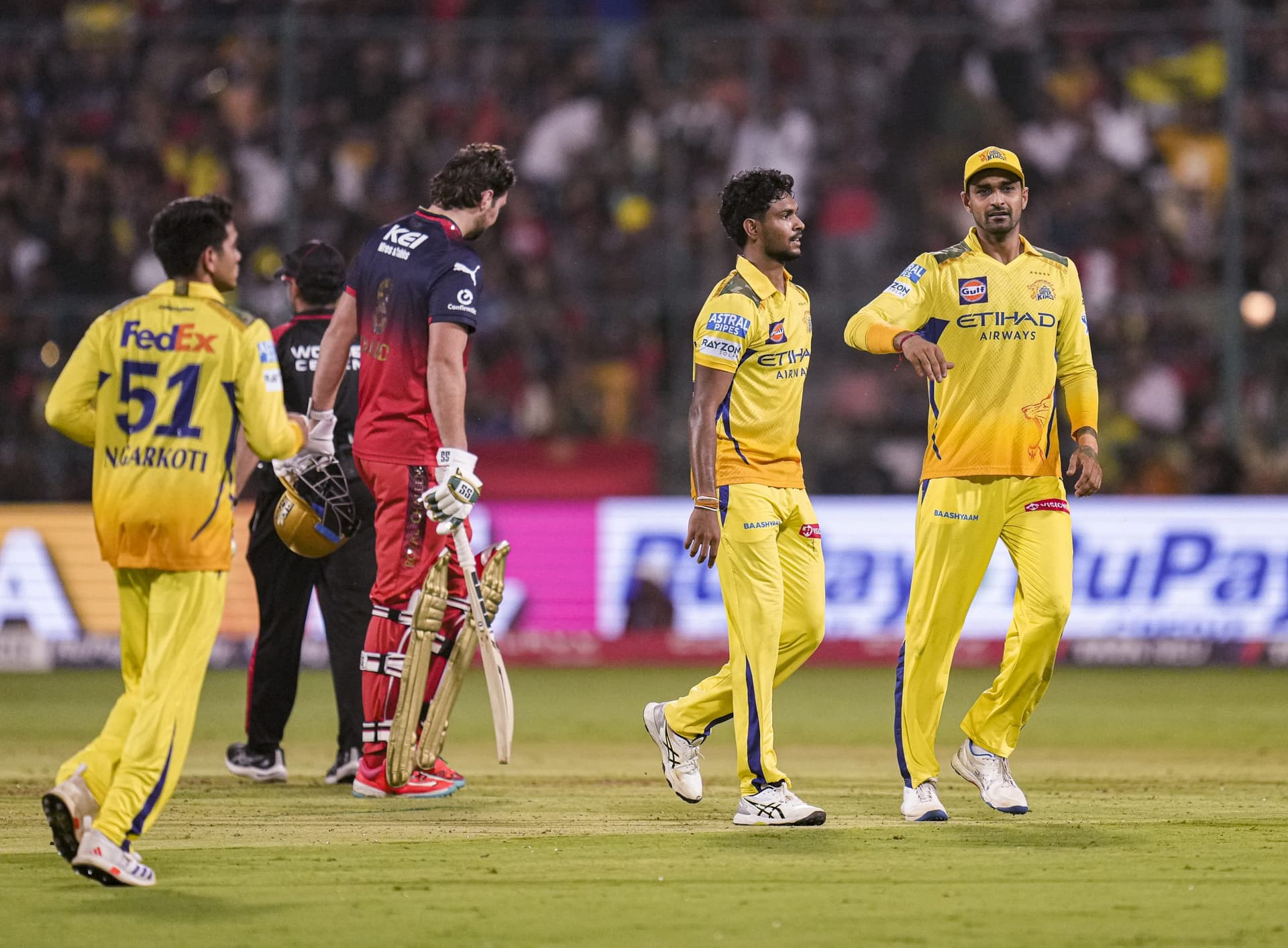 RCB का खेल खराब कर देता CSK, लेकिन इस इंडियन स्टार ने पलट दिया पासा, टॉप पर पहुंची टीम