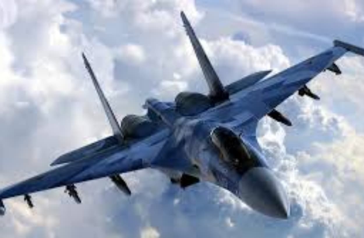 Best Fighter Jets in the World: भारत-पाक तनाव के बीच जानें दुनिया के 10 सबसे ताकतवर फाइटर जेट्स के बारे में