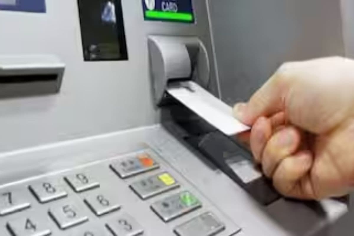 Patna: पटना में ATM ने किया चमत्कार, 100 की जगह निकलने लगे 500 के नोट