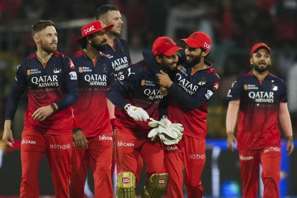 IPL 2025: RCB की खुशी हुई दोगुनी, प्लेऑफ से पहले लौट आया मैच विनर खिलाड़ी