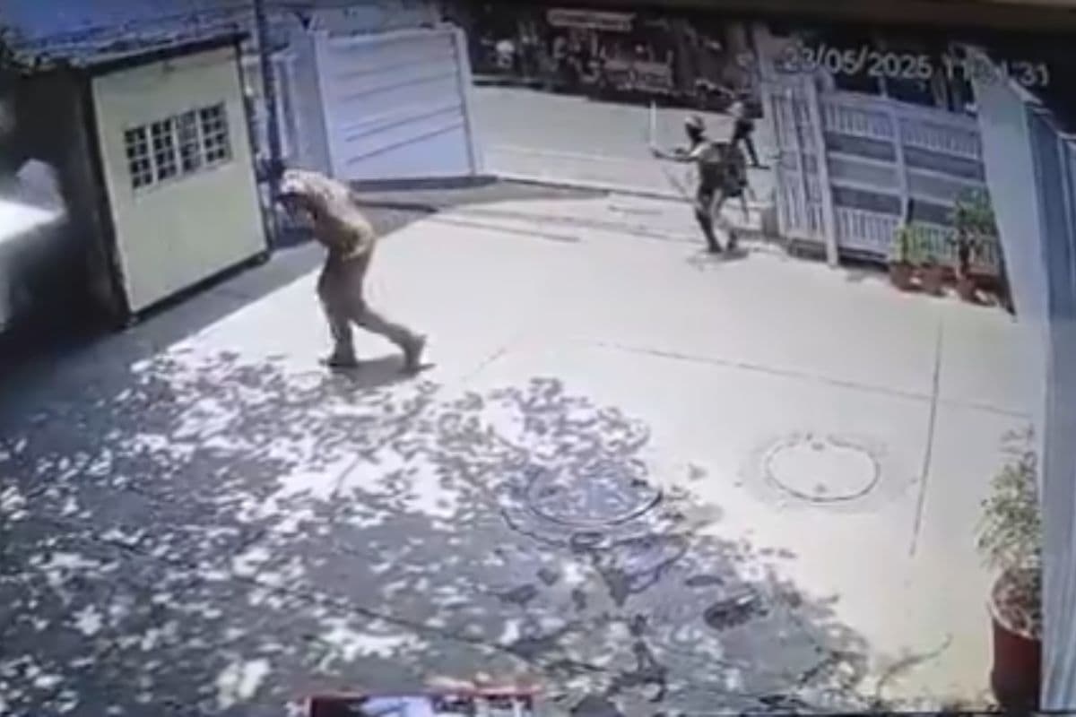 घोर कलयुग में त्रेतायुग स्टाइल में हमला, CBI दफ्तर में दारोगा पर तीरों की बौछार, देखें वीडियो