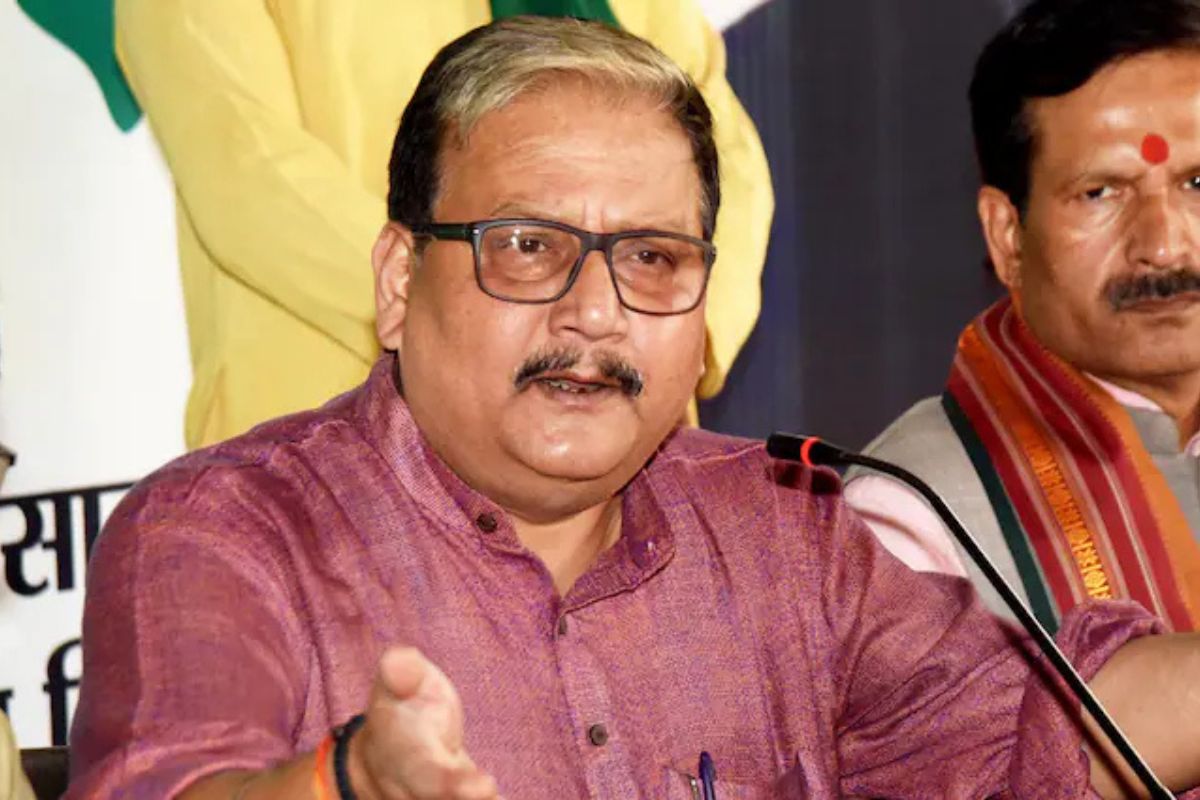 MP Manoj Jha: मनोज झा ने बीजेपी नेता पर किया तीखा वार, कहा- गिरिराज पाकिस्तान…