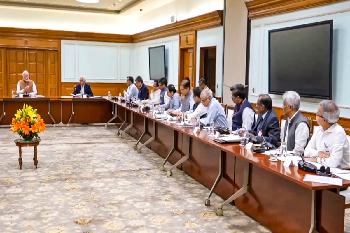 PM Modi Meeting: ऑपरेशन सिंदूर के बाद देश में बड़ी तैयारी, पीएम मोदी ने सचिवों के साथ की सुरक्षा समीक्षा बैठक