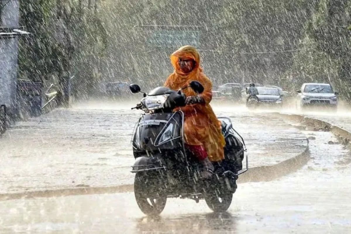 Bihar Rain Alert: बिहार के इस जिले में अगले 3 घंटे के दौरान होगी भयंकर बारिश, IMD ने जारी किया अलर्ट