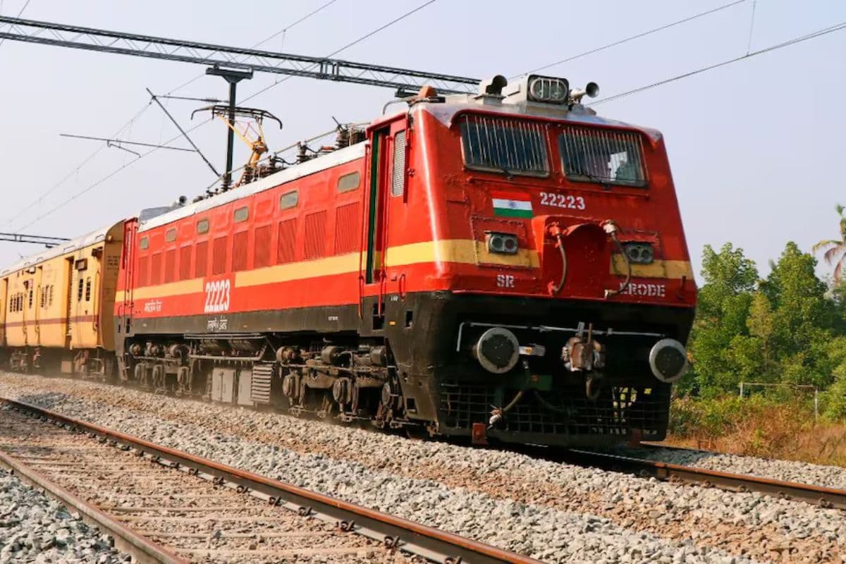 Train News: रेल यात्रियों के लिए खुशखबरी, गर्मी की छुट्टियों में धनबाद से इन जगहों के लिए चलेंगी स्पेशल ट्रेनें
