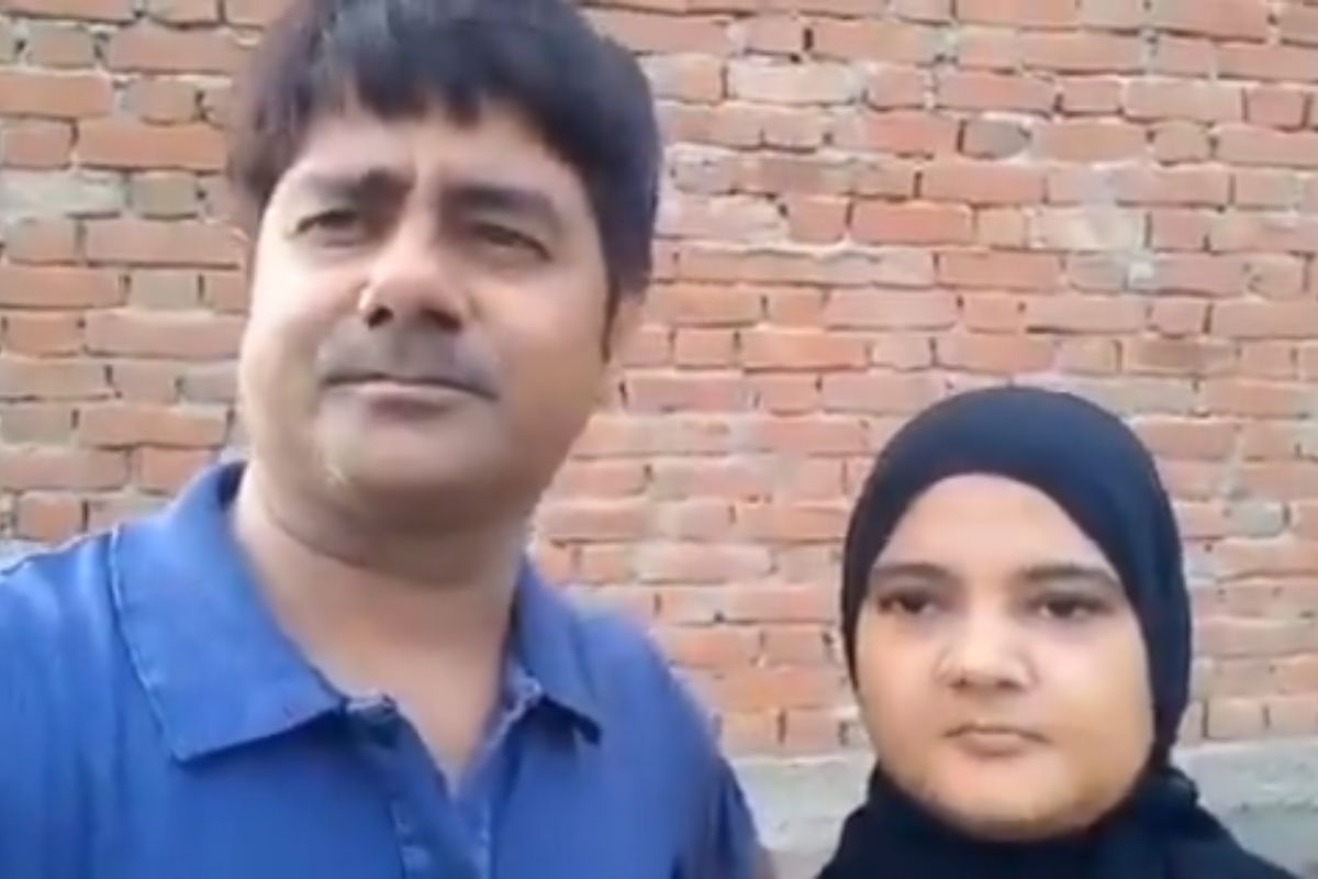 योगी जी हमें न्याय चाहिए… भ्रष्टाचार उजागर करने वाले पत्रकार ने पत्नी के साथ खाया जहर, देखें वीडियो