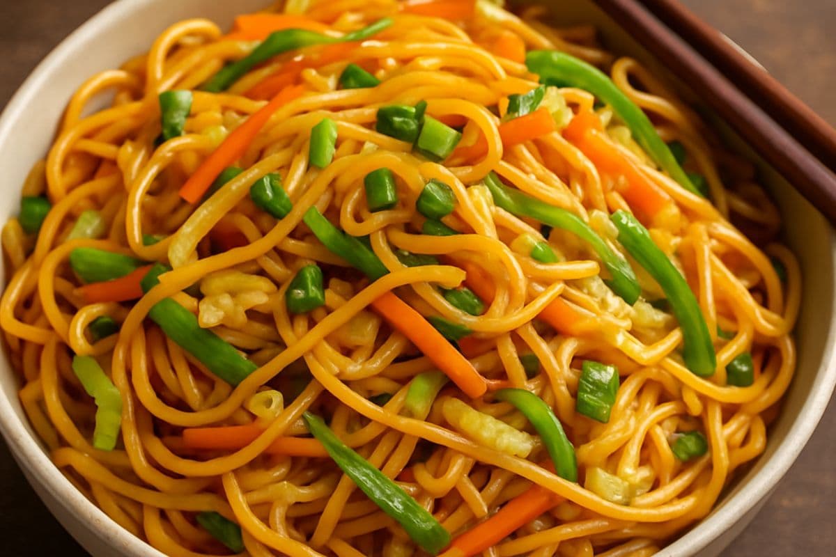 Chowmein Recipe: अब रेस्टोरेंट जैसा स्वाद आपके घर में, जानिए बाजार जैसा चाउमीन बनाने की विधि