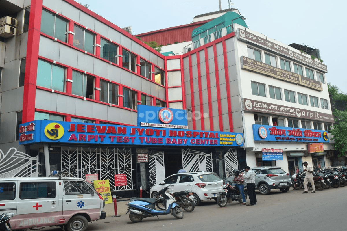 प्रयागराज में खतरे में डॉक्टर की जान: डॉ. वंदना बंसल ने मांगी सुरक्षा, शूटर से जान का खतरा