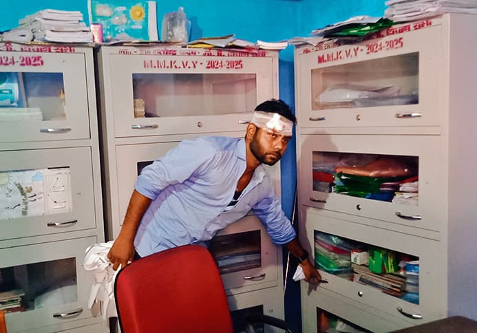 Saran News : स्कूल में परिजनों-शिक्षक के बीच मारपीट