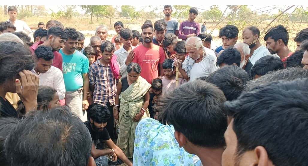 बाइक की टक्कर से साइकिल सवार छात्रा की मौत, एक अन्य घायल