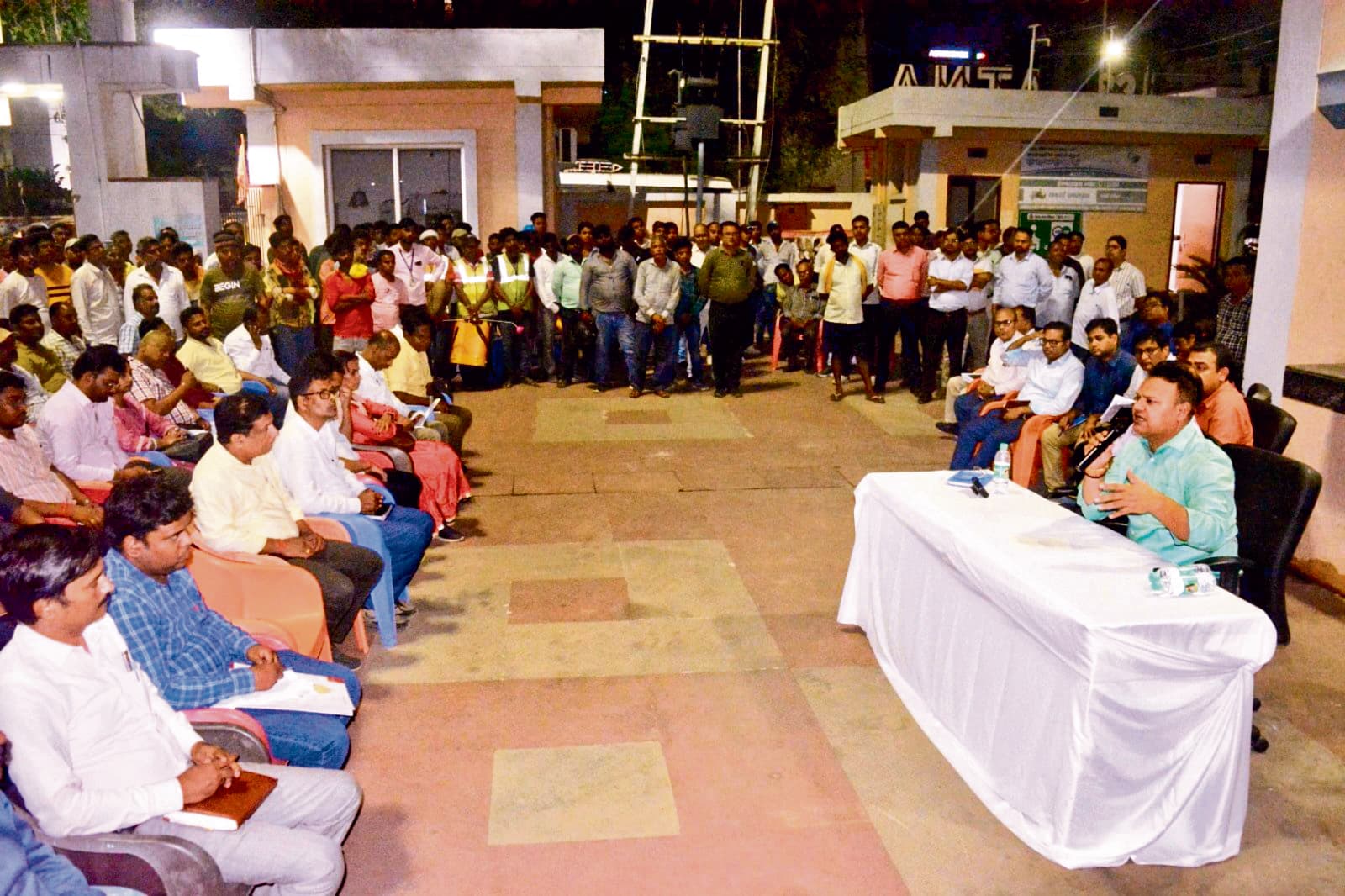 Patna News : उड़ाही किये गये नालों और मैनहोल में किया जायेगा एंटी लार्वा का छिड़काव