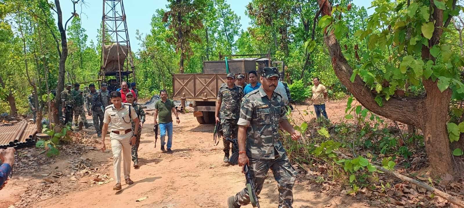पुलिस की वर्दी में पहुंचे थे नक्सली, क्षेत्र में दहशत