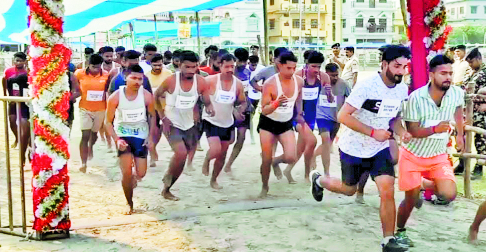 Gopalganj News : होमगार्ड की बहाली के पहले दिन 700 में से 477 अभ्यर्थियों ने ही लगायी दौड़, 223 रहे अनुपस्थित