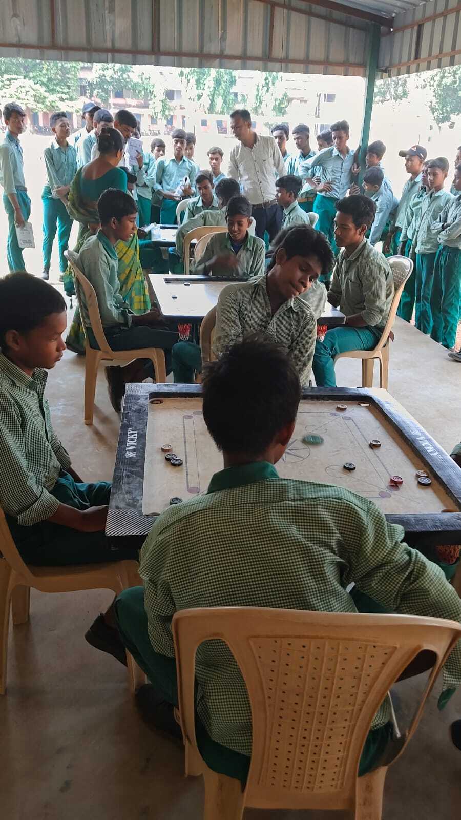 East SInghbhum News : कैरम में नौवीं से 12वीं के विद्यार्थियों ने दिखायी प्रतिभा