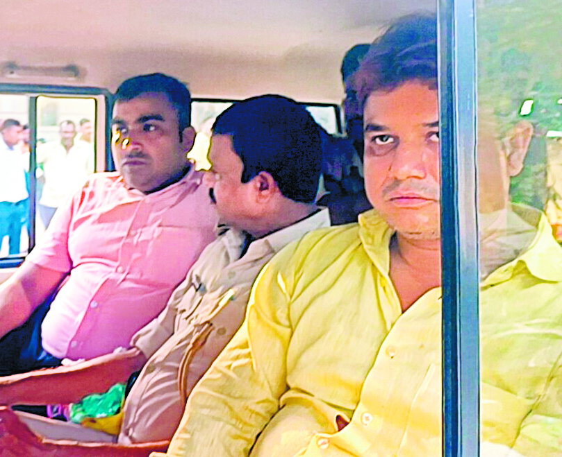 hajipur news. पांच हजार रुपये रिश्वत लेते दारोगा को निगरानी ने दबोचा