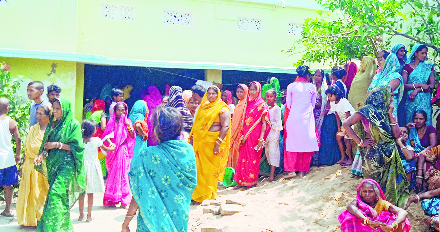 hajipur news. भाई-भतीजे के साथ मिल कर महिला ने पीट-पीट कर पति को मार डाला