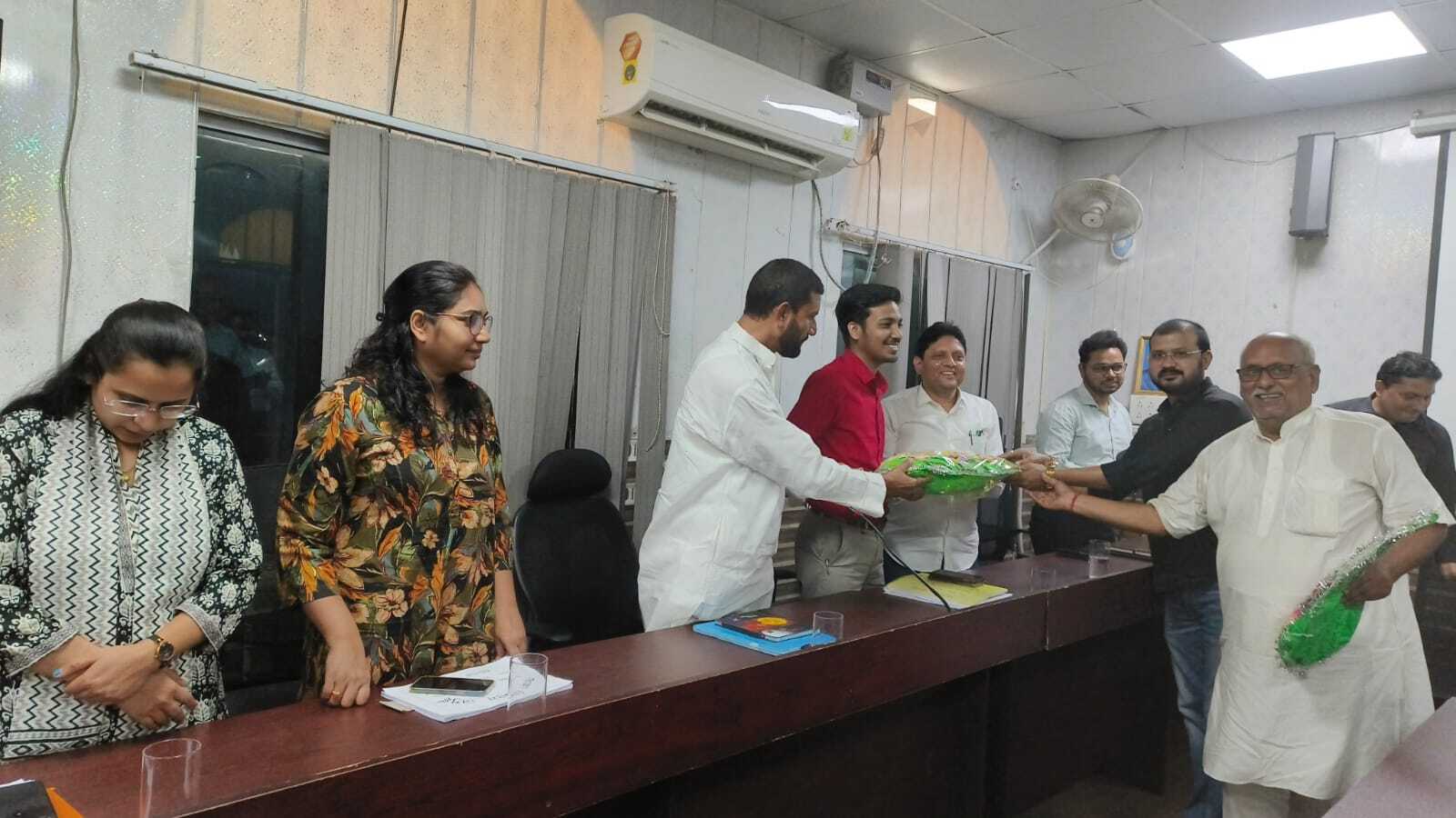 नियमित निगरानी के लिए हर माह हो विशिस की बैठक