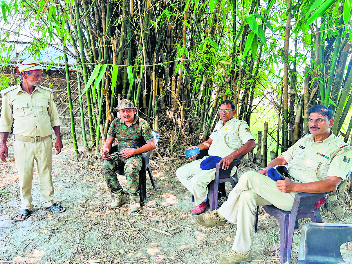 Gopalganj News : सवनही पत्ती में पुलिस बल मुस्तैद, दूसरे पक्ष से भी दर्ज हुआ केस