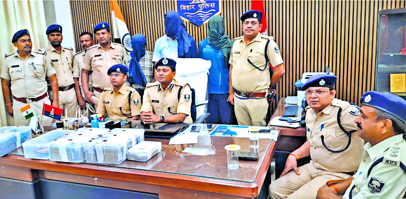 Saran News : 70 लाख रुपये की चोरी का खुलासा, 48 घंटे में तीन आरोपित गिरफ्तार