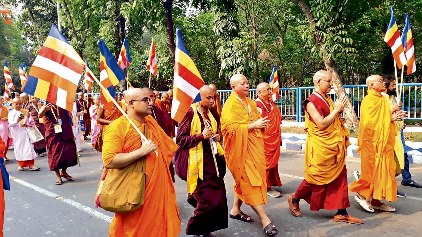 ””युद्ध नहीं, शांति चाहिए””