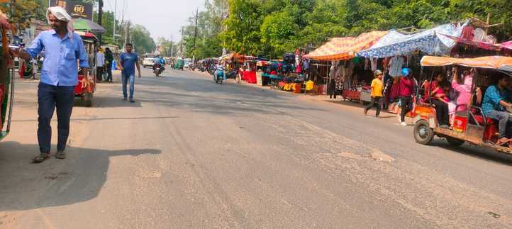 उमस भरी गर्मी से परेशान हैं लोग, 41.6 डिग्री सेल्सियस पहुंचा तापमान