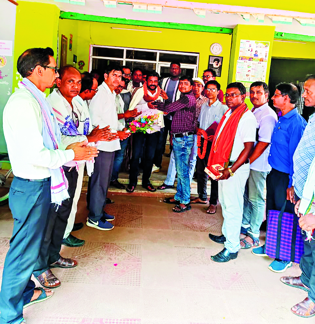 East Singhbhum News : चाकुलिया प्रखंड के कई विद्यालयों में एक शिक्षक, बच्चों की पढ़ाई प्रभावित