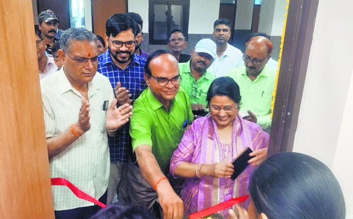 Saran News : छपरा गवर्नमेंट मेडिकल कॉलेज एंड हॉस्पिटल जीएमसीएच छपरा में टीकाकरण अभियान का हुआ शुभारंभ