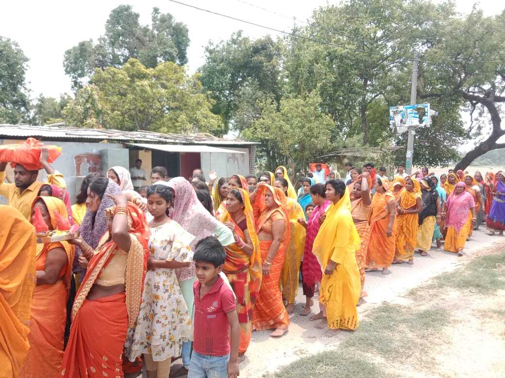 वासुदेवा पश्चिम टोला में श्रीमद् भागवत कथा काे लेकर निकाली गयी जलयात्रा, वृंदावन से पधारे पं उदय मिश्रा करेंगे कथा वाचन