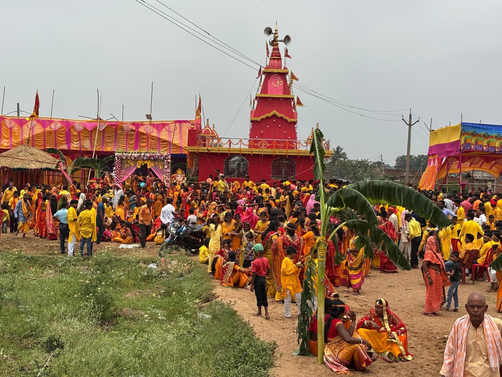 काली मंदिर प्राण-प्रतिष्ठा को लेकर निकली भव्य कलश यात्रा