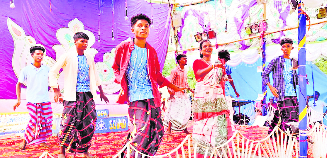 East Singhbhum News : सामाजिक एकता को बढ़ावा देता है संताली ड्रामा : रामदास