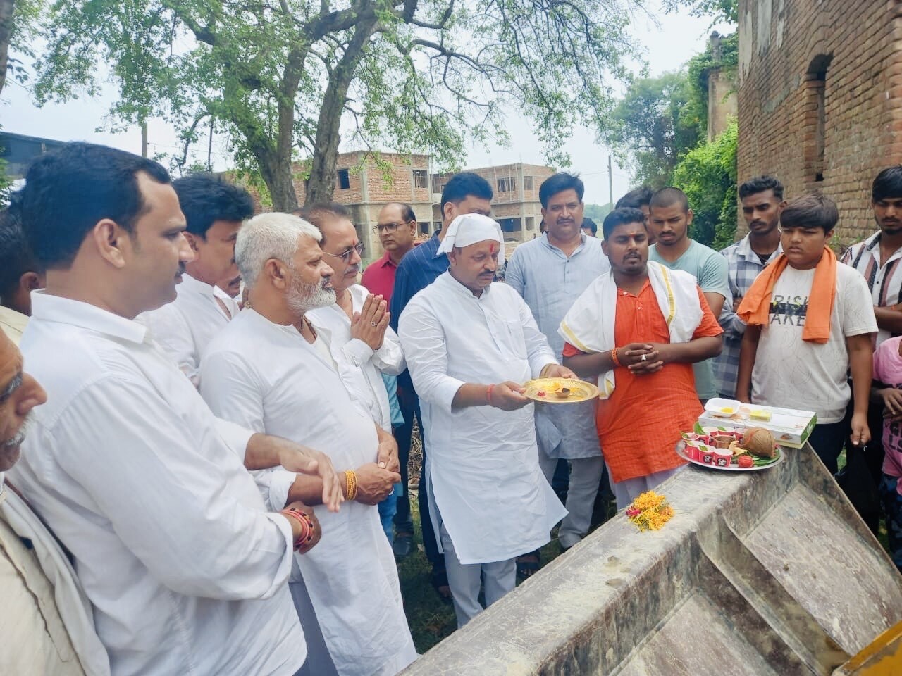 कोयलादेवा मुसटोली से हथुआ आइटीआइ मोड़ तक बनेगी 12 किलोमीटर सड़क, विधायक ने हथुआ विस क्षेत्र में तीन सड़कों का किया शिलान्यास