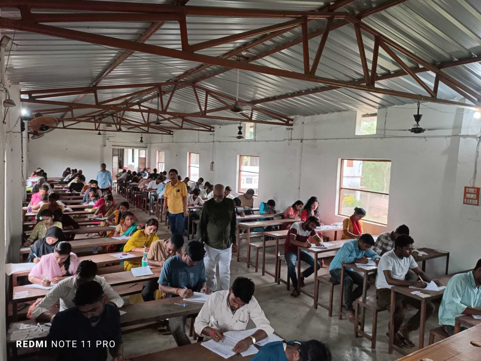 कदाचार मुक्त वातावरण में लक्ष्मीनाथ महाविद्यालय में हो रही पार्ट थर्ड की परीक्षा