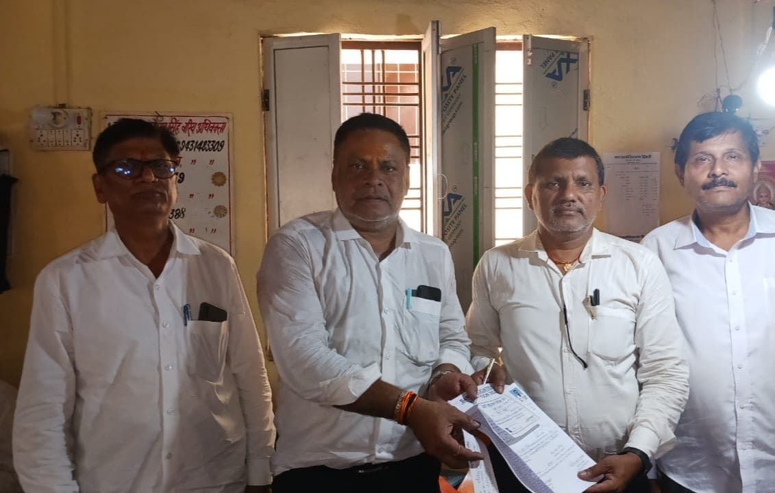 विधिक संघ चुनाव में नामांकन के दूसरे दिन छह लोगों ने दाखिल किया पर्चा