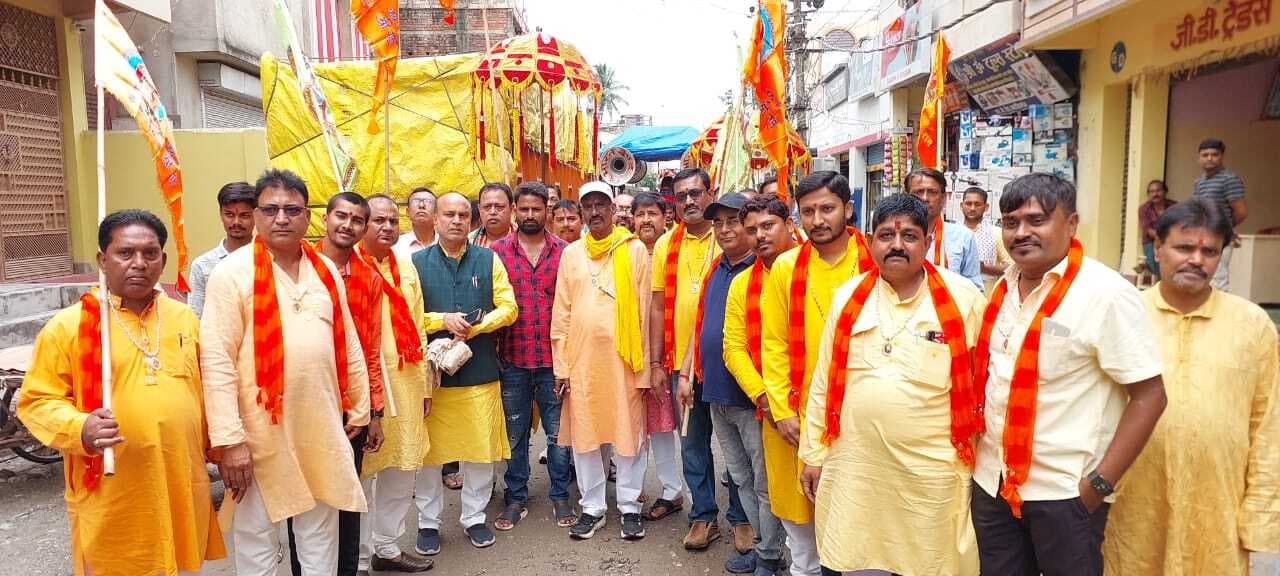 श्रीमद्भागवत कथा को लेकर निकाली कलश यात्रा