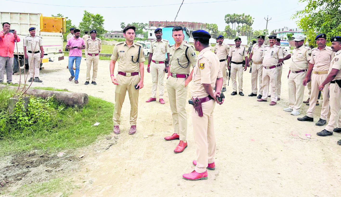 Gopalganj News : शराब तस्करों ने पुलिस टीम पर किया हमला, कुचायकोट के थानेदार समेत तीन घायल